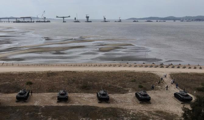 La Chine envoie régulièrement des navires de guerre ou des avions de l'autre côté de la ligne médiane du détroit de Taïwan, la frontière officieuse entre les deux voisins, pendant les périodes de tension. (Photo, AFP)
