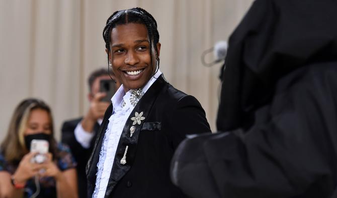 La chanteuse barbadienne Rihanna et le rappeur américain A$AP Rocky arrivent pour le Met Gala 2021 au Metropolitan Museum of Art, le 13 septembre 2021 à New York. (Photo, AFP)