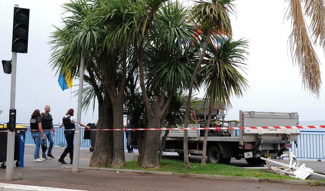 Le véhicule avait fini par être abandonné par son conducteur et ses deux complices, dans un quartier sensible de Nice, avec à l'intérieur cinq migrants, dont cet Egyptien blessé par balle à la tête. (Photo, AFP)