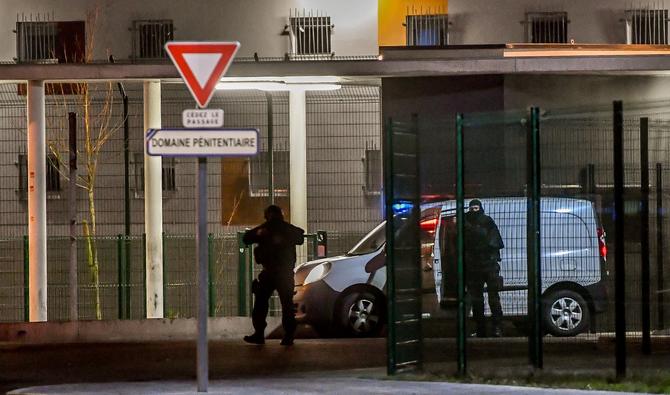 Les magistrats suivent l'horaire quotidien normal des détenus, prennent les mêmes repas et ont les mêmes activités obligatoires. Ils seront, entre autres, employés à la cuisine et à la blanchisserie. (Photo, AFP)