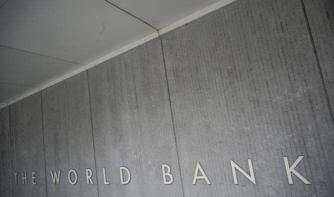 La Banque mondiale (BM) explique le retard pris comme étant l'une des nombreuses conséquences de la pandémie de Covid-19, qui a marqué la pire hausse de la pauvreté depuis 1990, une tendance que la guerre en Ukraine pourrait renforcer, selon son rapport annuel sur la pauvreté. (Photo, AFP)