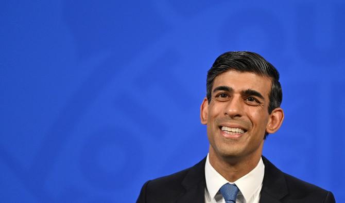 L'ex-chancelier de l'Echiquier Rishi Sunak organise une conférence de presse dans la salle de briefing de Downing Street, le 3 février 2022. (Photo, AFP)