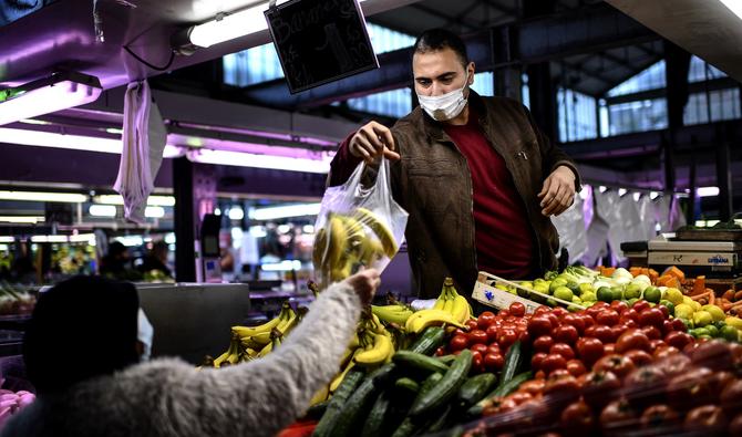 Dans une France baignée de douceur, les fruits et légumes d'automne peinent à trouver preneur et les producteurs souffrent. (Photo, AFP)