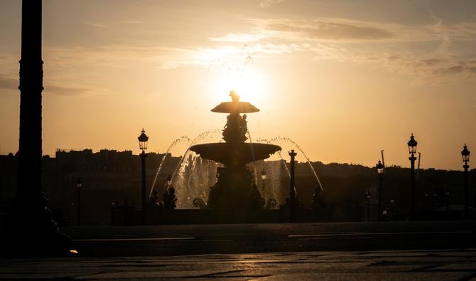 Les températures ont été particulièrement élevées pour la saison sur une vaste bande orientée du sud-ouest au nord-est du Pays basque à l'Alsace, englobant l'intérieur de l'Aquitaine, Midi-Pyrénées, le Limousin, l'Auvergne, le Lyonnais et une bonne partie de la Bourgogne, selon une carte diffusée par l'établissement. (Photo, AFP)