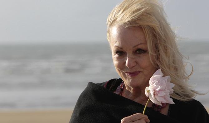 Sur cette photo d'archive prise le 18 juin 2011, l'actrice française Mylène Demongeot pose lors de la 25e édition du festival du film romantique de Cabourg, dans l'ouest de la France. (Photo, AFP)