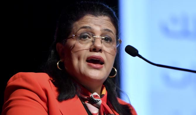 La ministre tunisienne des Finances, Sihem Boughdiri, présente la loi de finances 2023 du pays lors d'une conférence de presse, à Tunis, le 26 décembre 2022. (Photo, AFP)