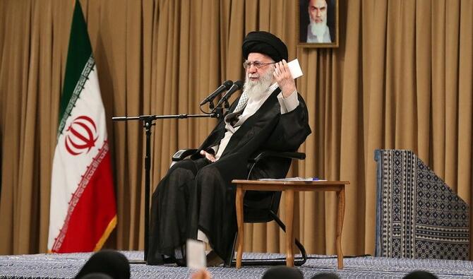 L’Iran, divisé de l’intérieur, voit le retour de la politique de factions