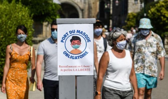 Masque: Négligence et lourdeurs administratives ont mis en danger les Français